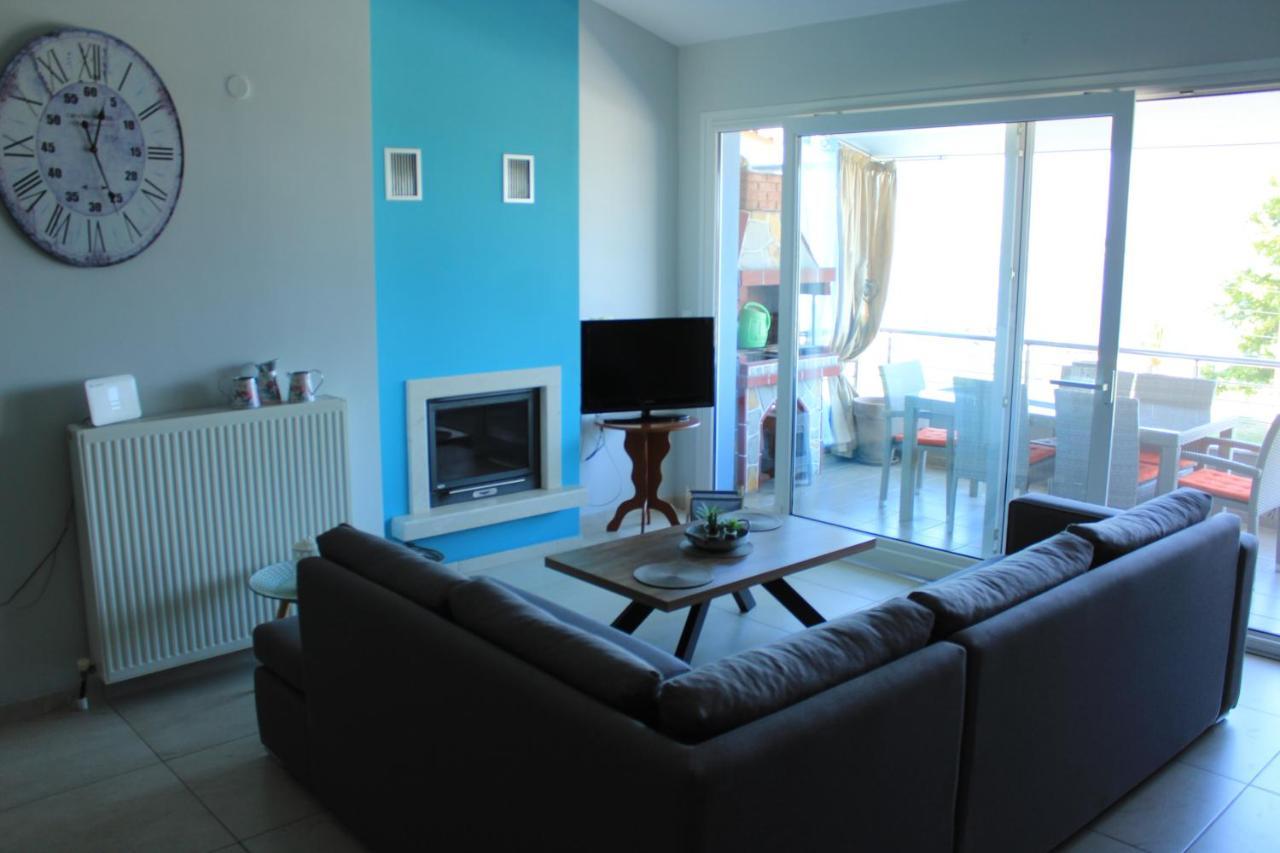 Lakis Luxury Apartment